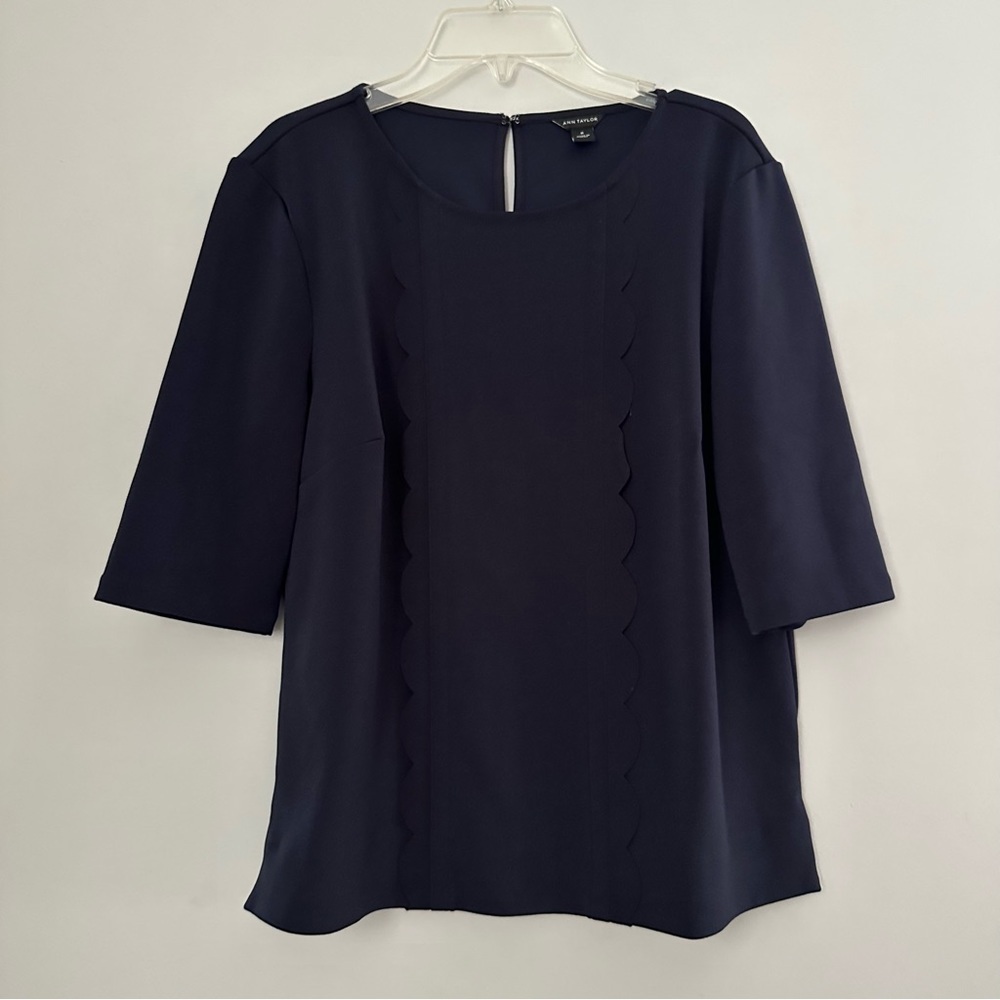 Ann Taylor Navy Scalloped designed short sleeve blouse keyhole back hook